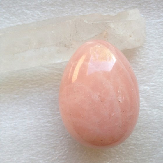 yoni egg: Rose Quartz Yoni Egg